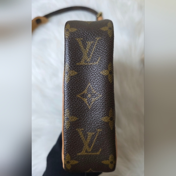 ❌SOLD❌ 🔥 LV Danube 🔥 - Picture 3 of 16
